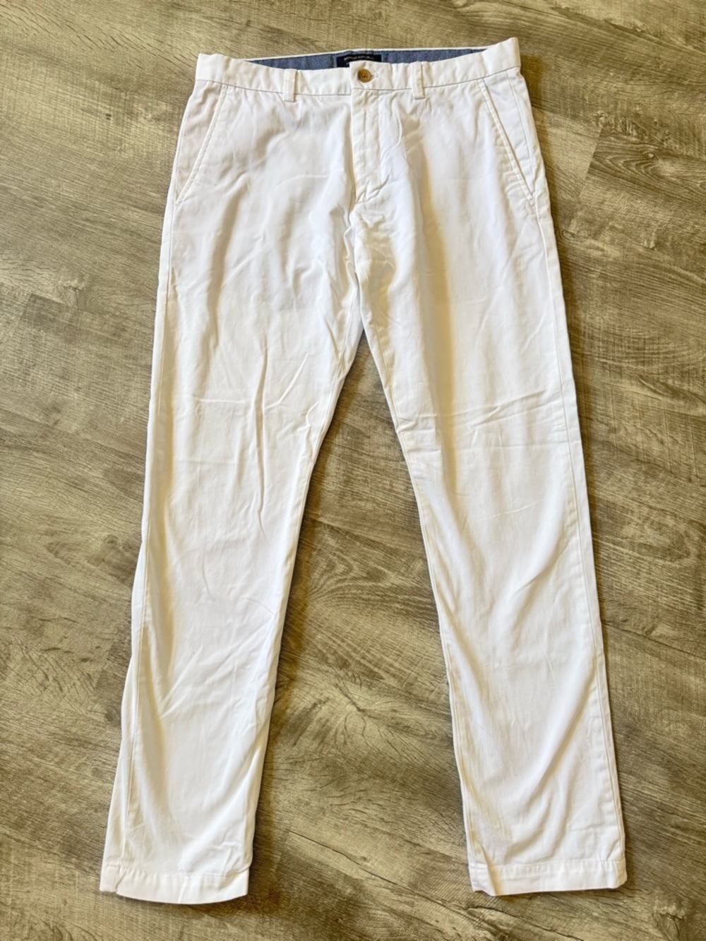 Banana Republic White “Fulton Skinny” Chino Pants